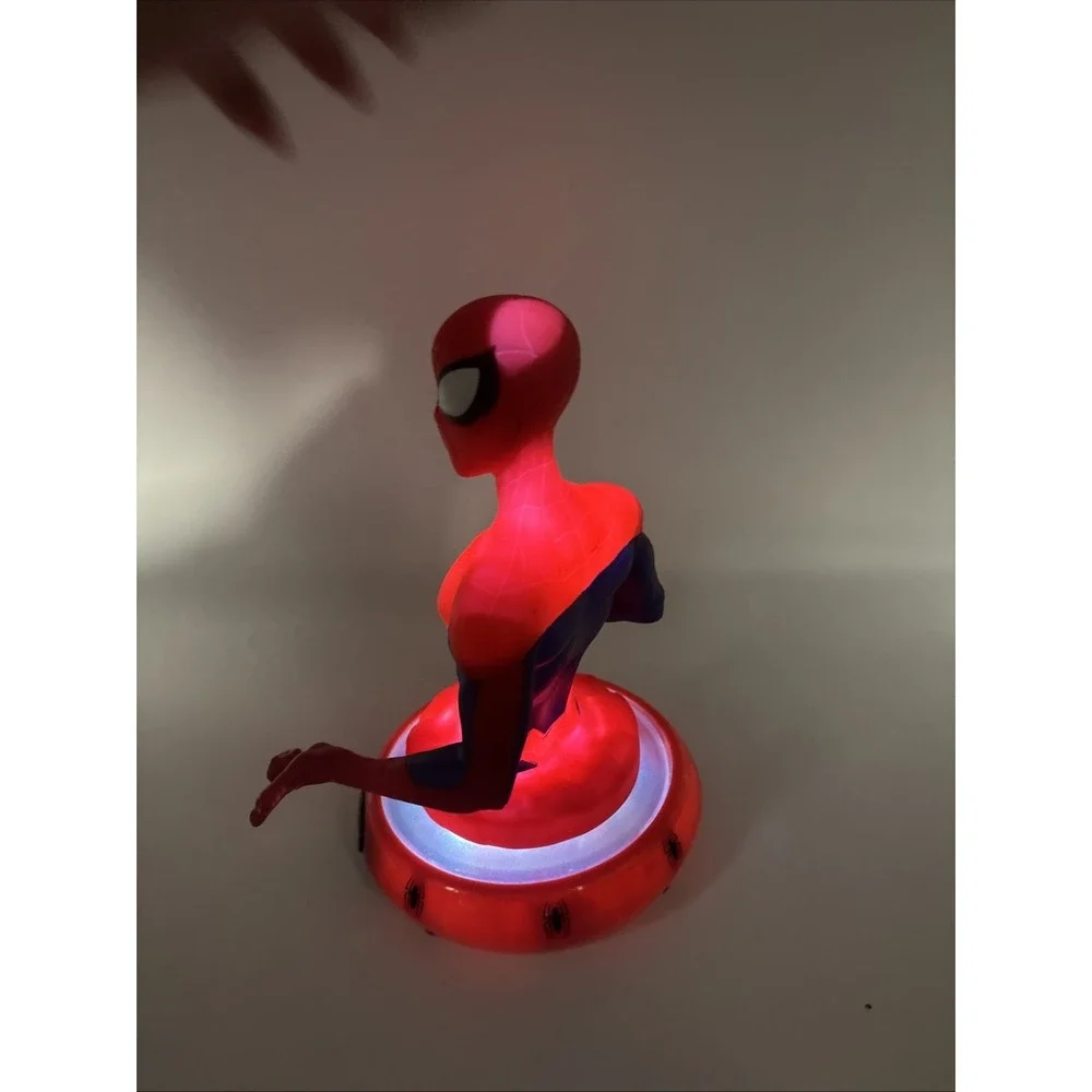 Spider-Man Night Light Lamp – Marvel Superhero LED Room Decor for Kids & Fans - Picture 8 of 11